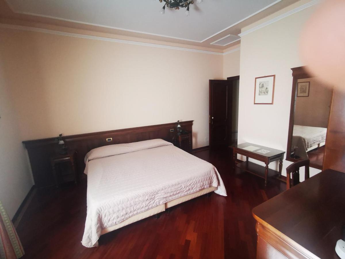 Hotel Villa Verdefiore Appignano  ภายนอก รูปภาพ