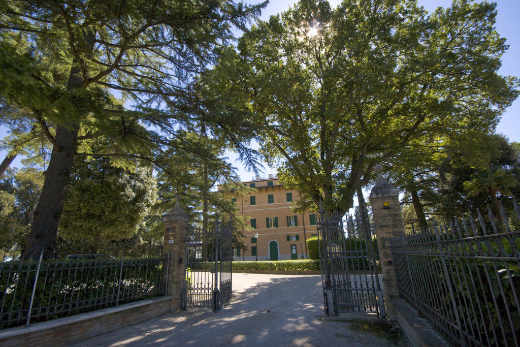 Hotel Villa Verdefiore Appignano  ภายนอก รูปภาพ