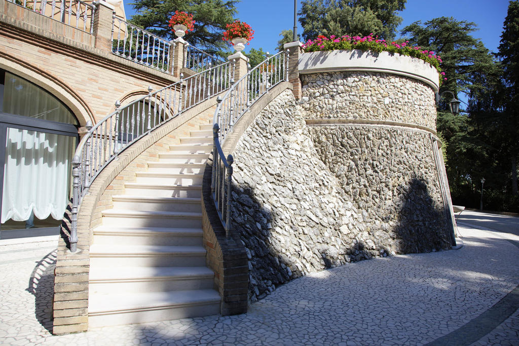 Hotel Villa Verdefiore Appignano  ภายนอก รูปภาพ