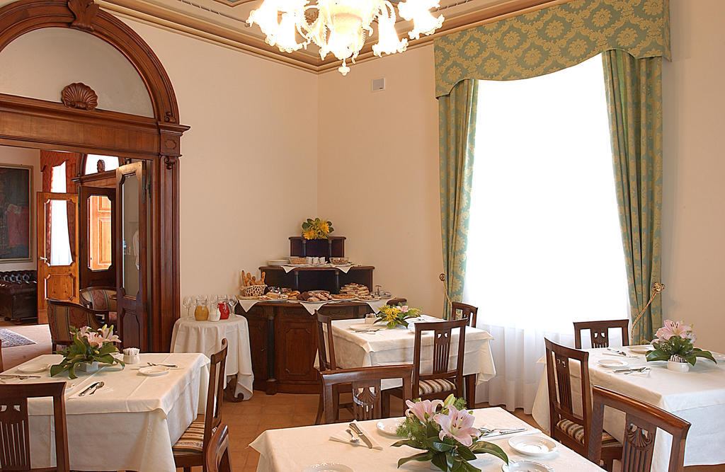 Hotel Villa Verdefiore Appignano  ภายนอก รูปภาพ
